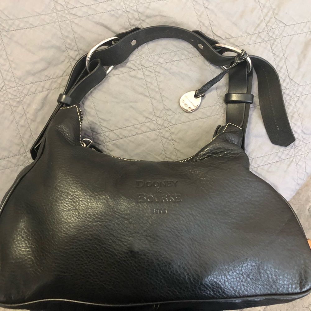 Perfect Black Everyday Handbag!